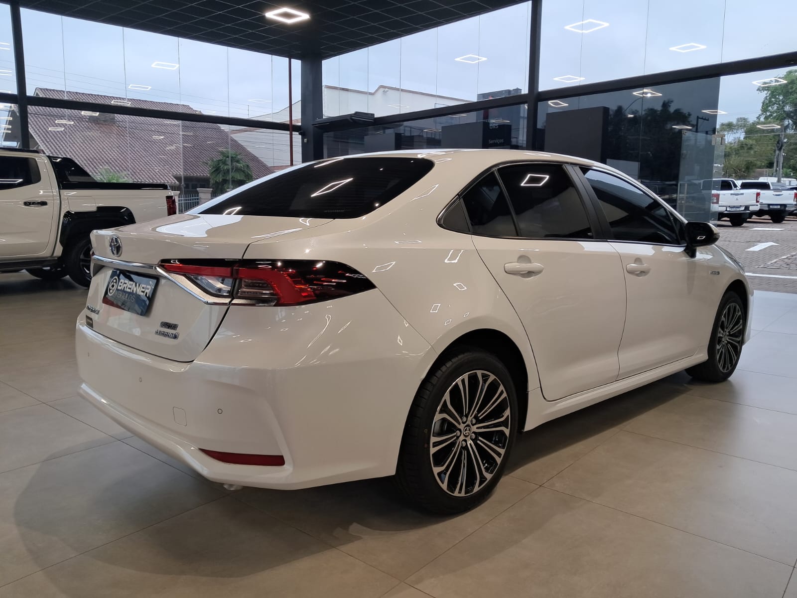 Foto Toyota Corolla Altis Hybrid 2023